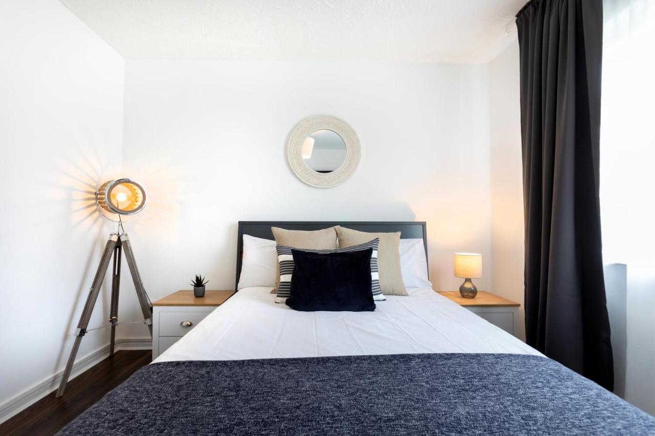 1-Bedroom Apartment With A Private Garden, Beach 5-Min Walk Γουέιμουθ Δωμάτιο φωτογραφία